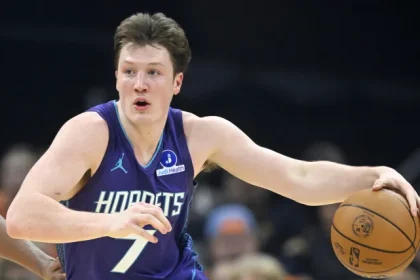 Rodney Knuppel Matches Stephen Currys Rookie Milestone Potential to Surpass.webp