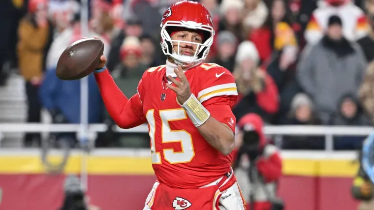 Duration of Patrick Mahomes Recovery from Torn ACL Injury.webp