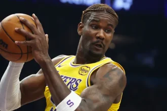 Lakers Set to Pursue 15M Energetic Rim Defender from Pelicans.webp