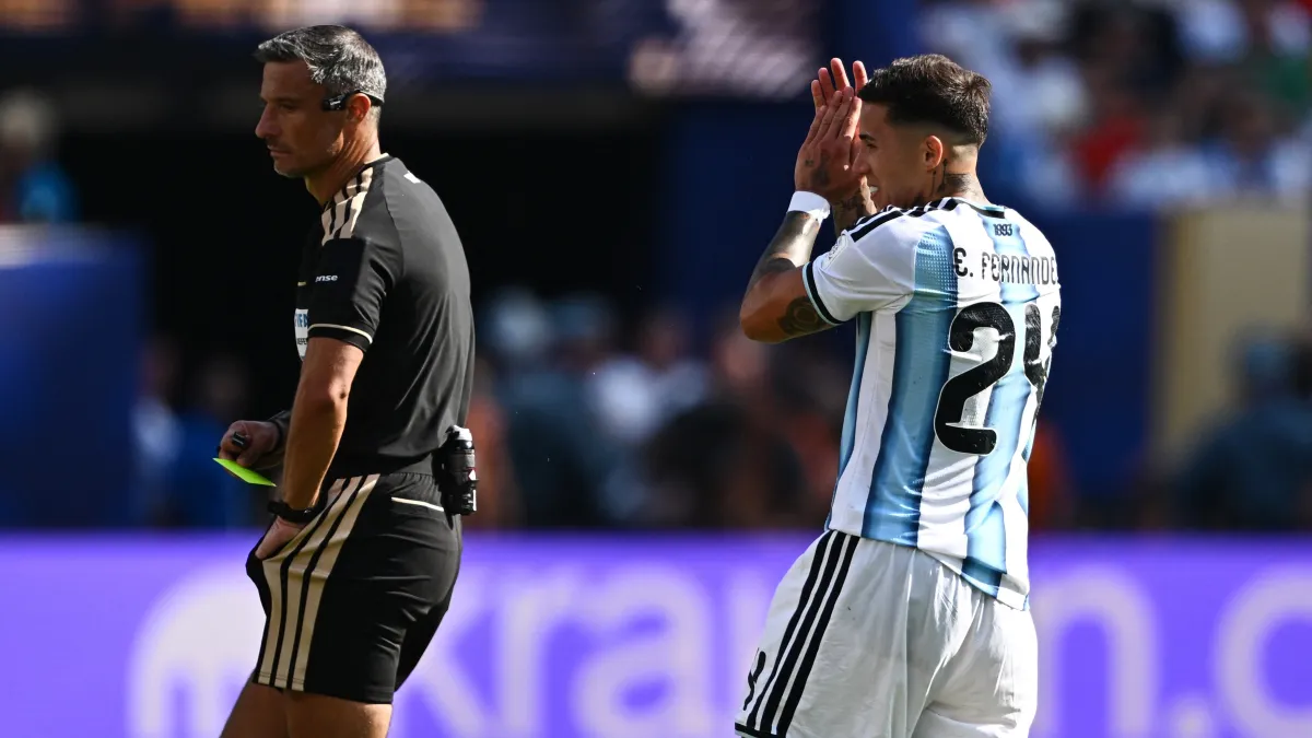 Understanding Argentinas 10 Man Formation Following Enzo Fernandezs Red Card