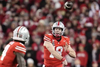 Chris Simms bom phanh voi nhung ky vong cao cho.webp