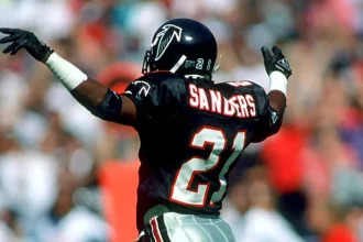 Deion Sanders dan dau bay lua chon du thao Falcons.webp