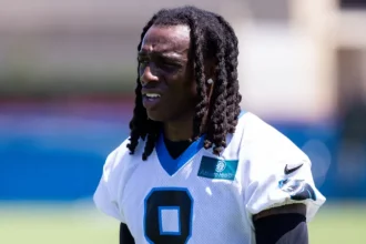 Panthers Pro Bowl CB Jaycee Horn bo lo buoi tap.webp