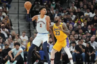 Y Tuong Hoang Da Ve Cap Ngoi Sao Lakers LeBron.webp