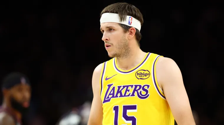 Austin Reaves cua Lakers lien ket voi Jazz tren thi.webp